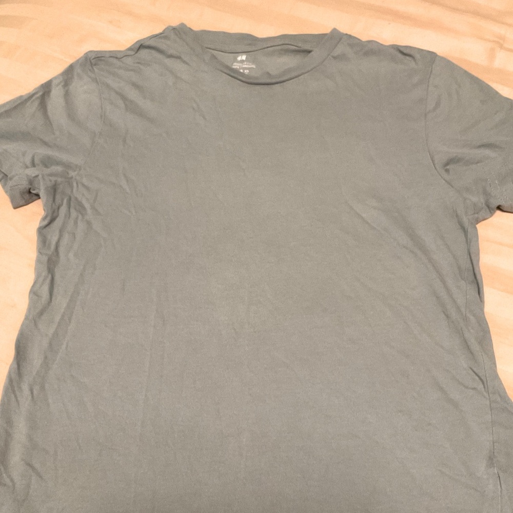 Men’s H&M t-shirt
